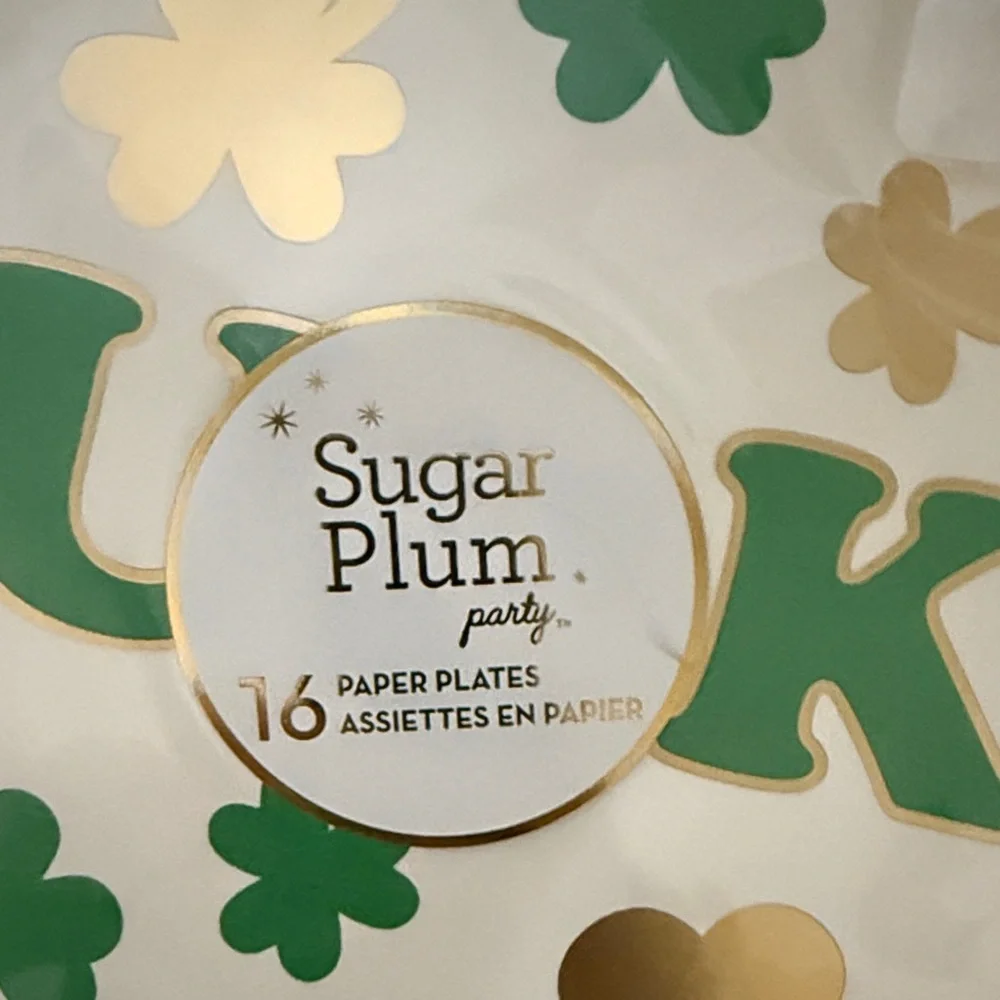 St Patricks Day 2 Sets of 16 Party Plates Sugar Plum Party
